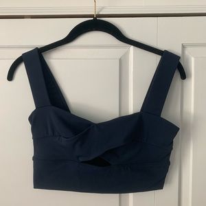 Navy lulu lemon cross wrap bra. Fits M (size 6)
